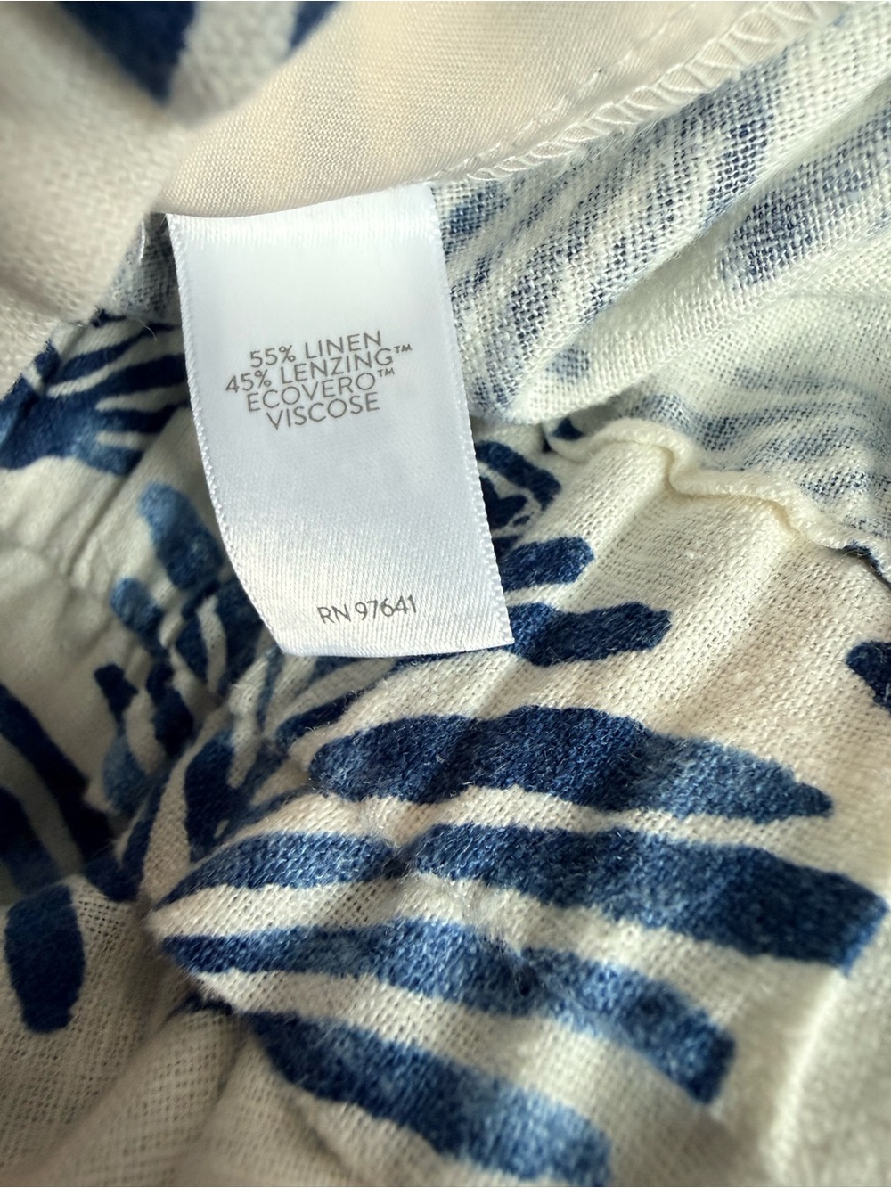 J. Jill Linen Blend White Shorts with Navy Palm Motif - Picture 5 of 5